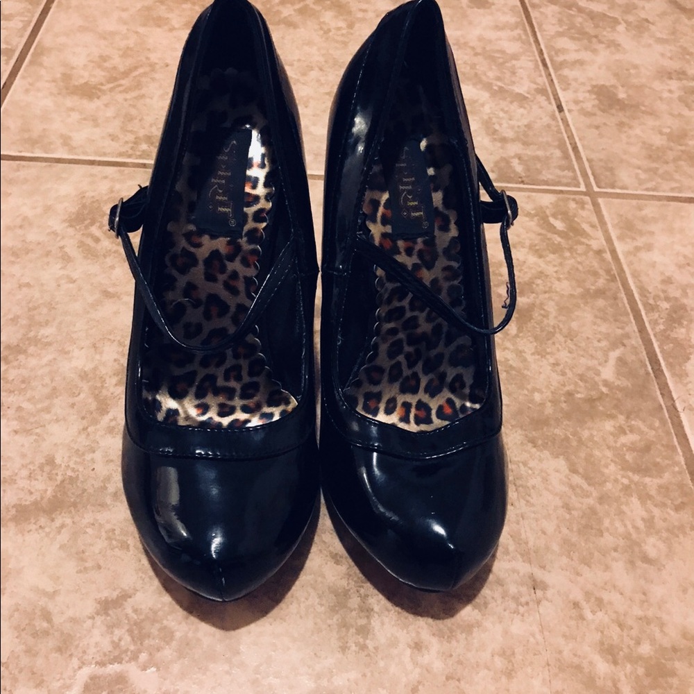 Mary Jane pumps